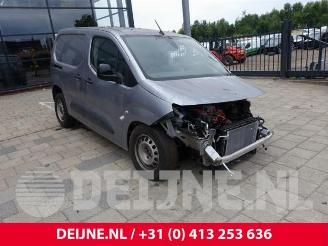 Vrakbiler auto Peugeot Partner Partner (EA//EF/EN/EU), Van, 2018 e-Partner 50 kWh 2022/3