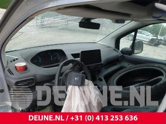 Peugeot Partner Partner (EA//EF/EN/EU), Van, 2018 e-Partner 50 kWh picture 11