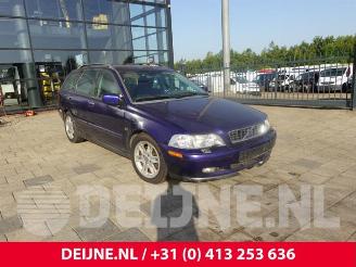 Purkuautot passenger cars Volvo V-40 V40 (VW), Combi, 1995 / 2004 2.0 16V Turbo 2004/1