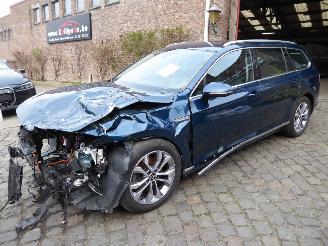 Damaged car Volkswagen Passat GTE 2021/1