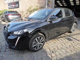 krockskadad bil auto Peugeot 208 e- Active Pack 2023/6