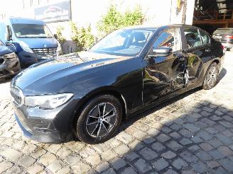 krockskadad bil auto BMW 3-serie 318 d Advantage 2021/4