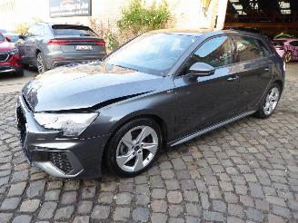 Vaurioauto  passenger cars Audi A3 Sportback S Line 2023/11