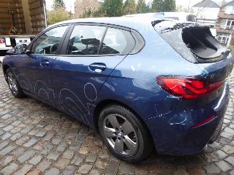 BMW 1-serie 116 d Advantage picture 9