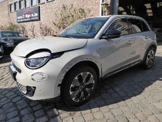 Schadeauto Fiat 600 Hybrid La Prima 2025/10