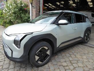krockskadad bil auto Kia EV3 150 kW Business 2025/10