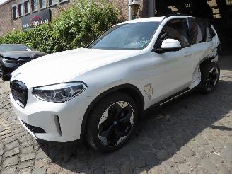 Unfallwagen BMW iX3 Impressive 2022/8