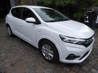 Dacia Sandero Expression picture 4