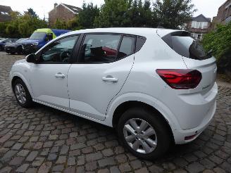 Dacia Sandero Expression picture 7