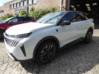 Voiture accidenté Peugeot 3008 Hybrid 145 GT 2025/9