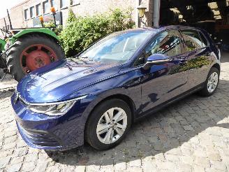 krockskadad bil auto Volkswagen Golf Lim. Life eTSI 2023/8