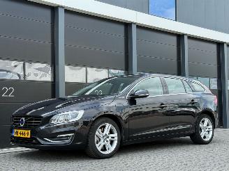 Gebrauchtwagen PKW Volvo V-60 2.4 D6 AWD Plug-In Hybrid 2015/12