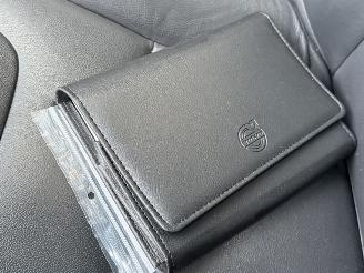 Volvo V-60 2.4 D6 AWD Plug-In Hybrid Navi Leer Xenon picture 18