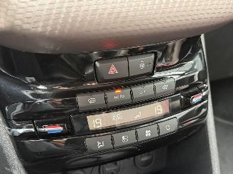 Peugeot 2008 1.6 e-HDi Allure Clima Navi PDC picture 11