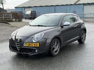 krockskadad bil auto Alfa Romeo MiTo 1.3 JTDm ECO Esclusivo Navi Leer 2014/11