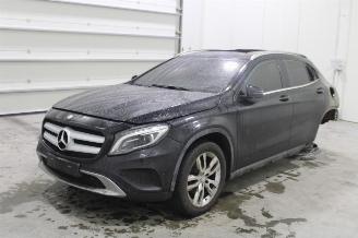 Sloopauto Mercedes GLA 200 2015/1
