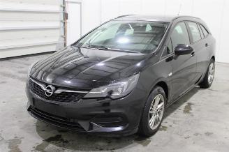 Damaged car Opel Astra  2021/1