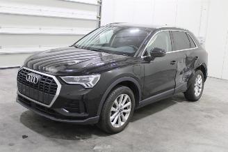 skadebil auto Audi Q3  2023/2