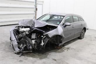 uszkodzony samochody osobowe Mercedes Cla-klasse CLA 250 2023/12