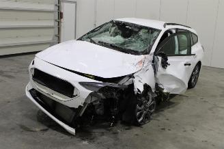 krockskadad bil auto Ford Focus  2024/5