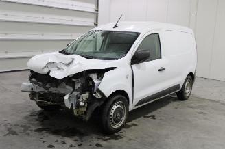 Damaged car Renault Express  2021/11