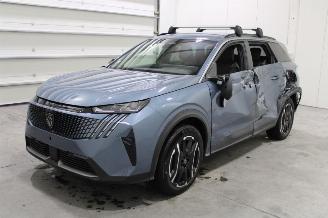 Damaged car Peugeot 5008  2025/2