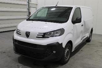 Vaurioauto  passenger cars Peugeot Expert  2025/3