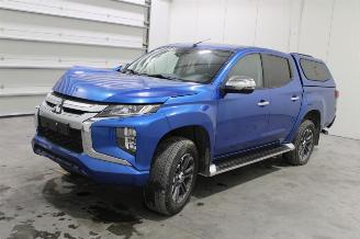 dommages fourgonnettes/vécules utilitaires Mitsubishi L200  2021/3