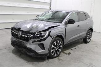 krockskadad bil auto Renault Austral  2023/11