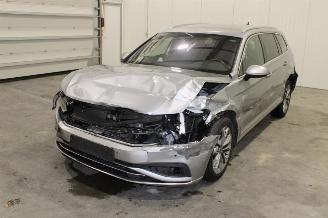 Schadeauto Volkswagen Passat  2021/3