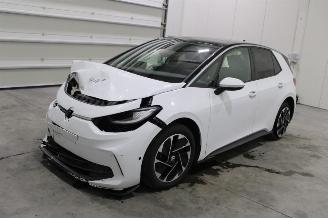 damaged passenger cars Volkswagen ID.3  2024/5