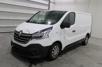Damaged car Renault Trafic  2019/10