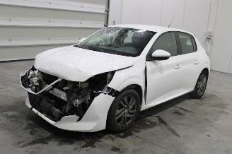Vaurioauto  passenger cars Peugeot 208  2021/2