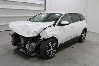 krockskadad bil auto Peugeot 5008  2017/7