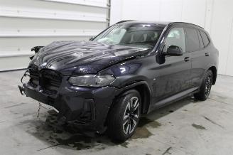 krockskadad bil auto BMW iX3  2023/8
