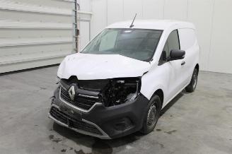krockskadad bil auto Renault Kangoo  2024/9