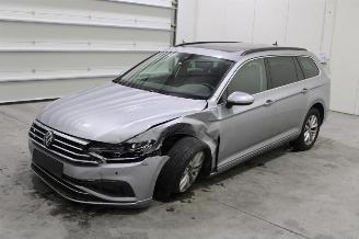 damaged passenger cars Volkswagen Passat  2024/2