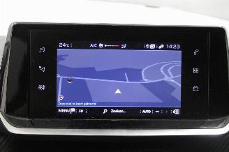 Peugeot 208  picture 12