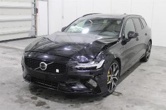 damaged passenger cars Volvo V-60 V60 2024/6