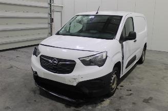 krockskadad bil auto Opel Combo  2022/6