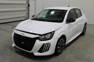 skadebil auto Peugeot 208  2024/8