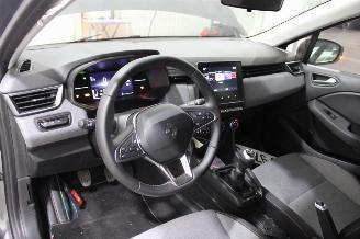 Renault Clio  picture 9