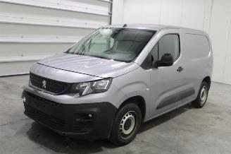 damaged passenger cars Peugeot Partner  2022/12