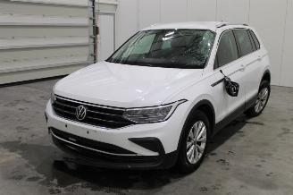 skadebil auto Volkswagen Tiguan  2021/5