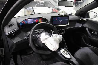 Peugeot 2008  picture 9