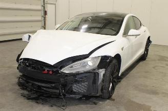 Damaged car Tesla Model S  2015/4