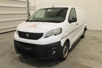 krockskadad bil auto Peugeot Expert  2023/2