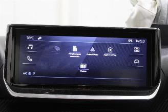 Peugeot 208  picture 13