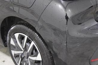 Peugeot 208  picture 20