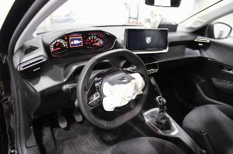 Peugeot 208  picture 9